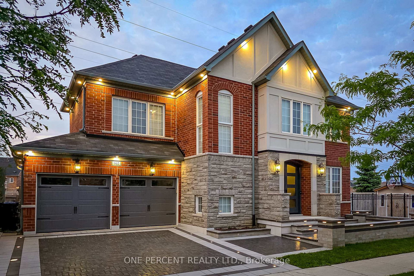 102-monkton-circle-brampton-ontario-w12510564