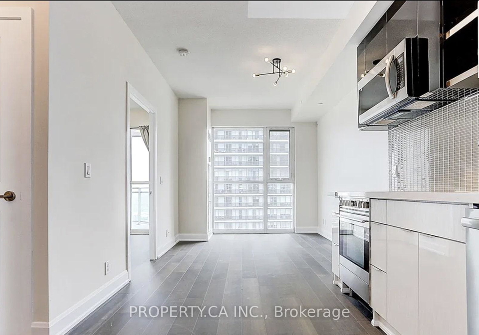 33-shore-breeze-drive-etobicoke-ontario-w12512616