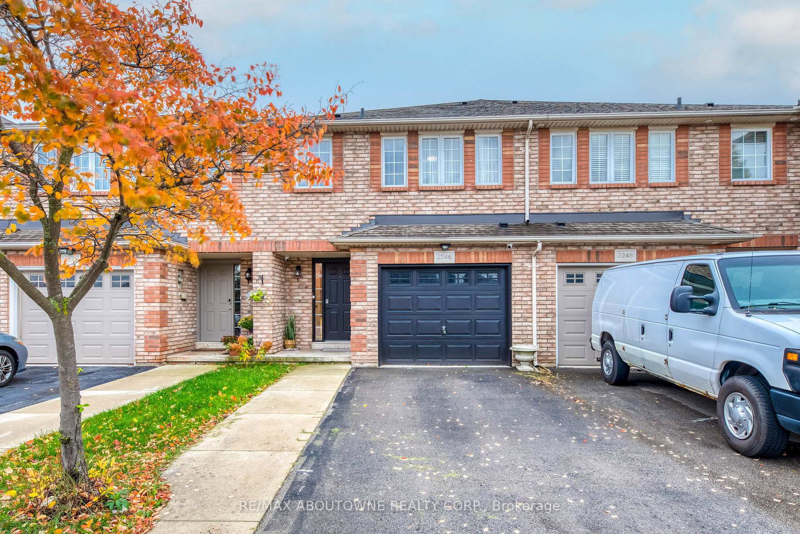 2246-fairbairn-court-oakville-ontario-w12512962