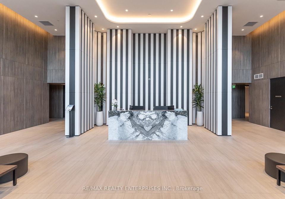 220-missinnihe-way-mississauga-ontario-w12512984