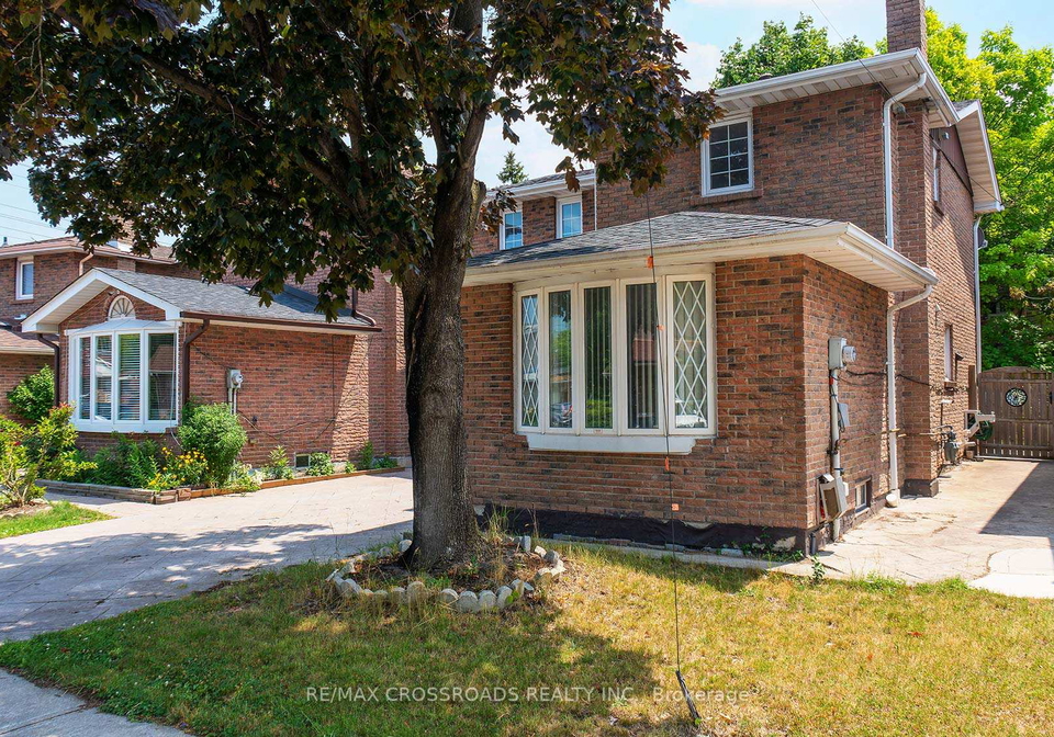 17-brownridge-crescent-etobicoke-ontario-w12514302