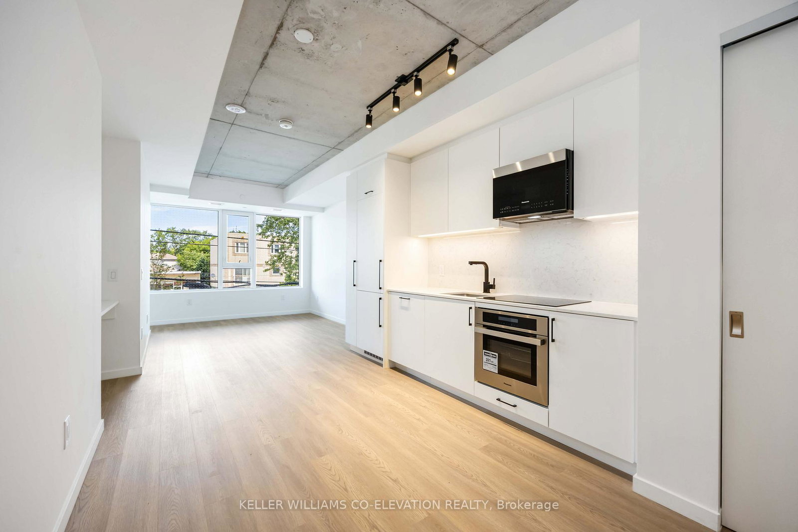 689-the-queensway-street-etobicoke-ontario-w12514482
