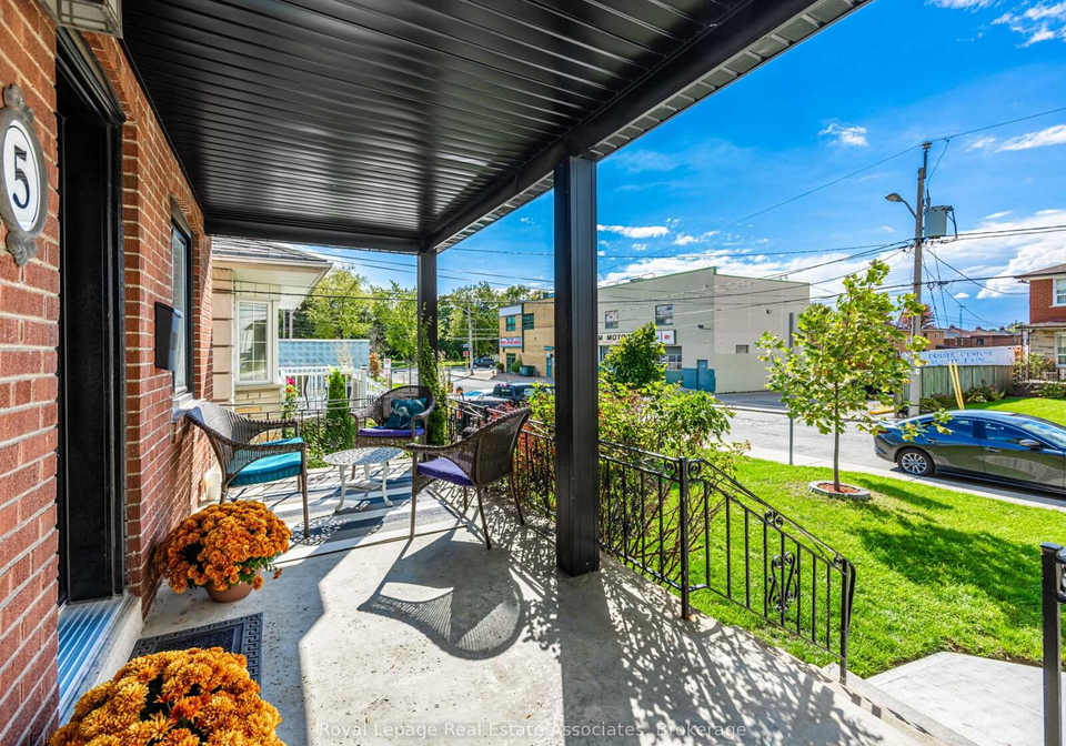 5-little-boulevard-north-york-ontario-w12514970