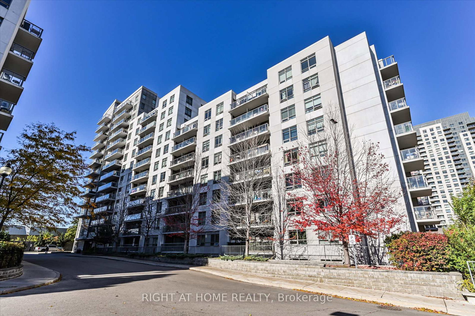 816-lansdowne-avenue-toronto-ontario-w12515738