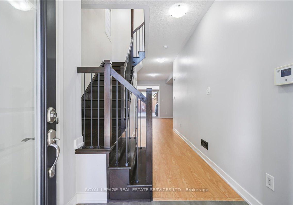 310-squire-crescent-oakville-ontario-w12516028