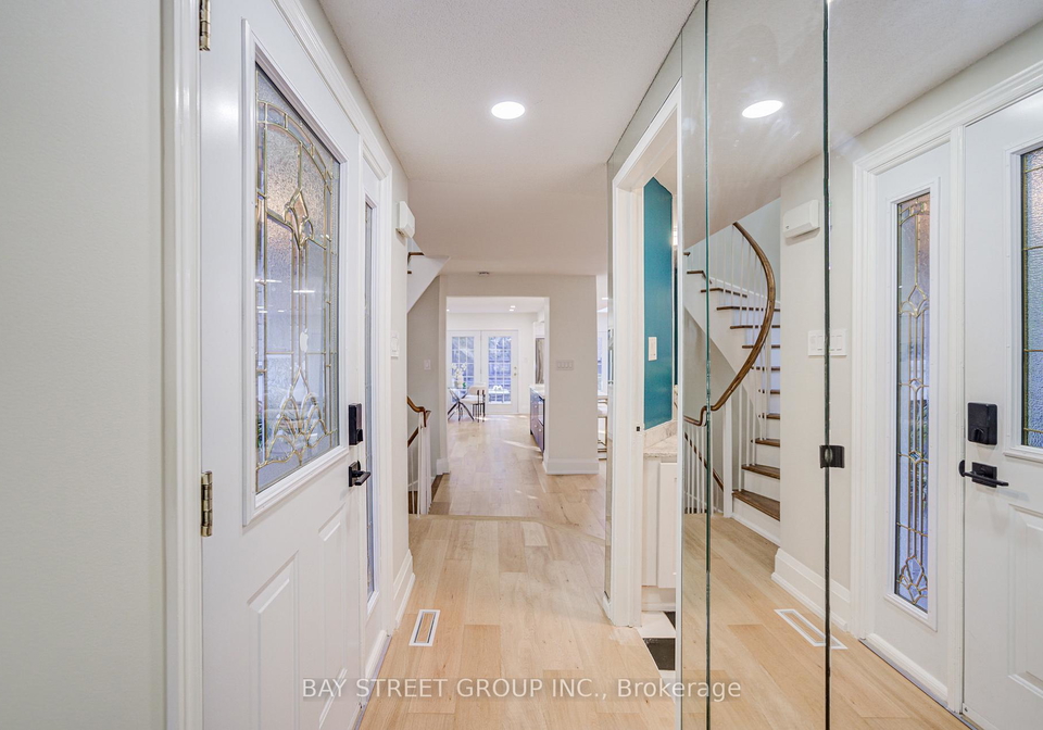 1307-barberry-green-oakville-ontario-w12516286