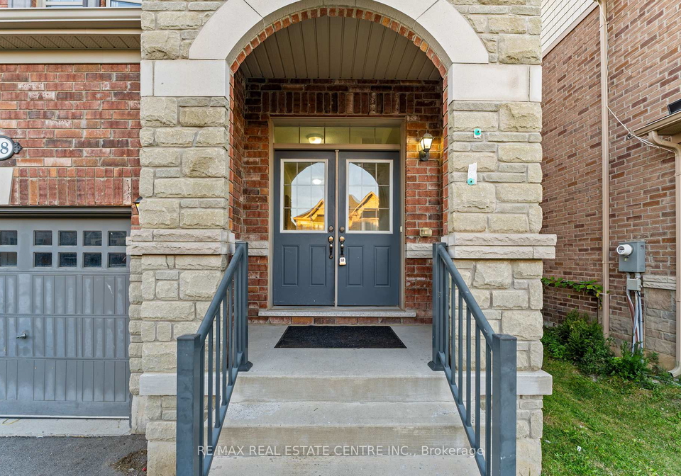 18-hogan-manor-drive-brampton-ontario-w12517656