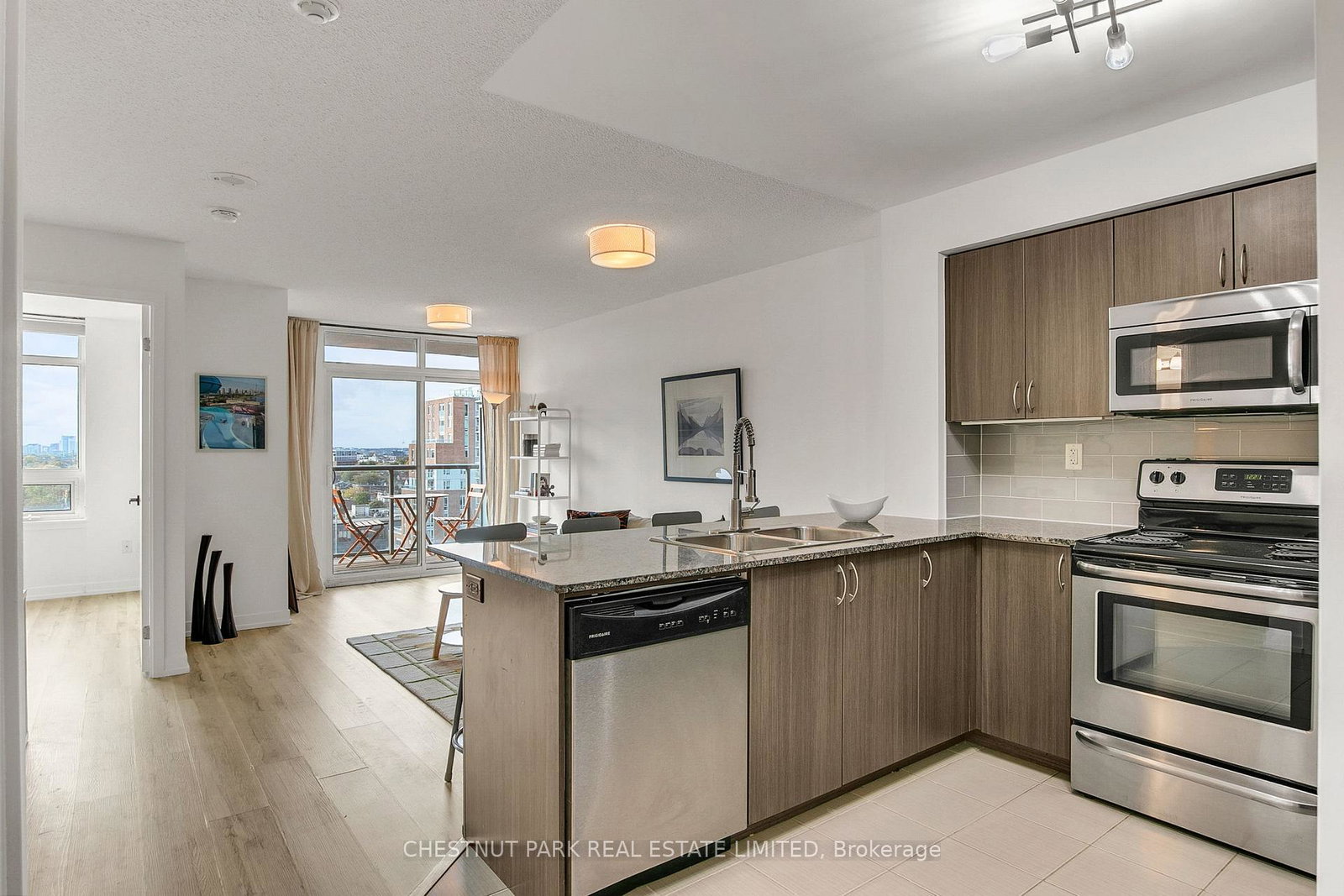816-lansdowne-avenue-toronto-ontario-w12517730