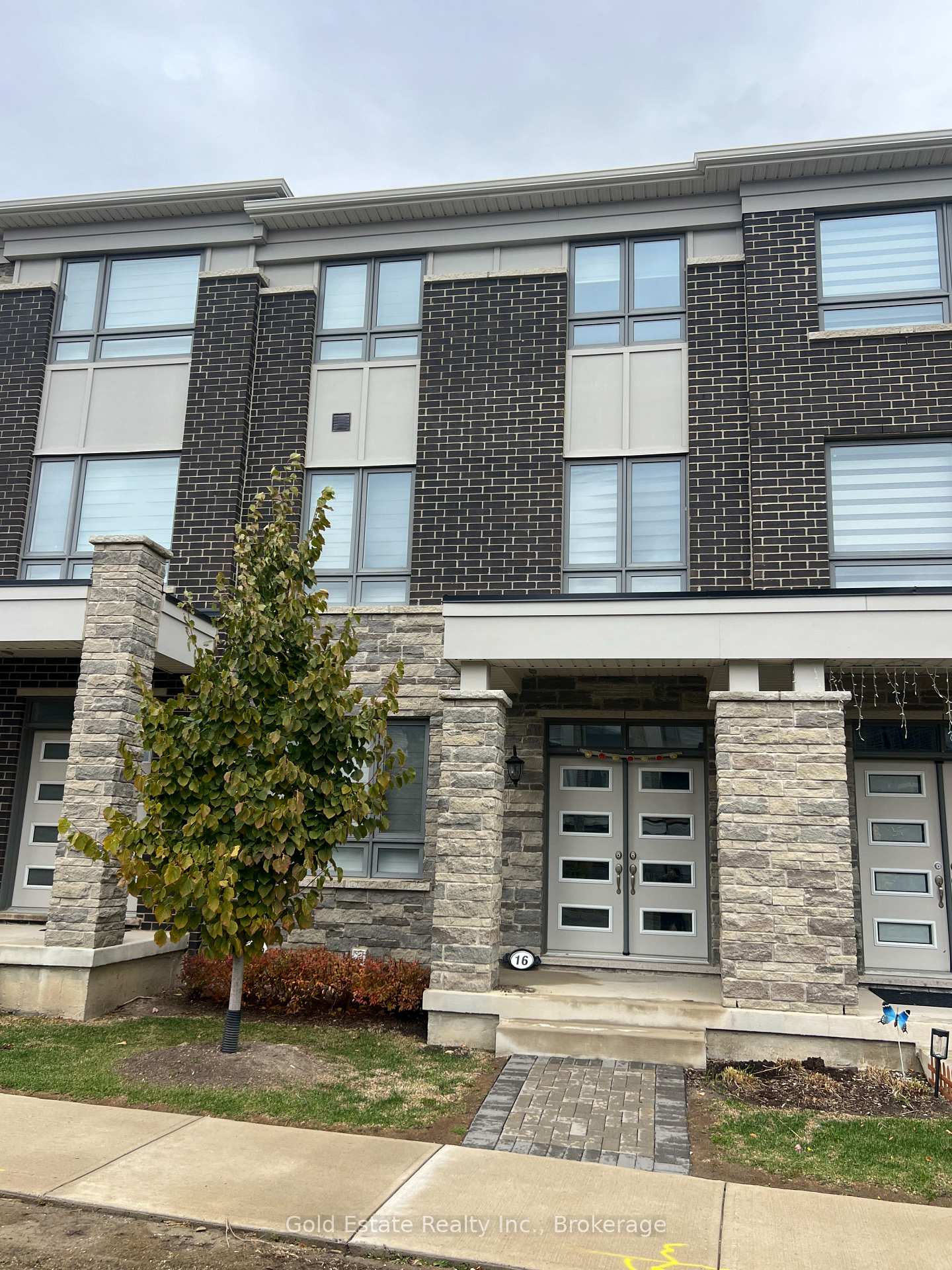 16-summer-wind-lane-brampton-ontario-w12518158