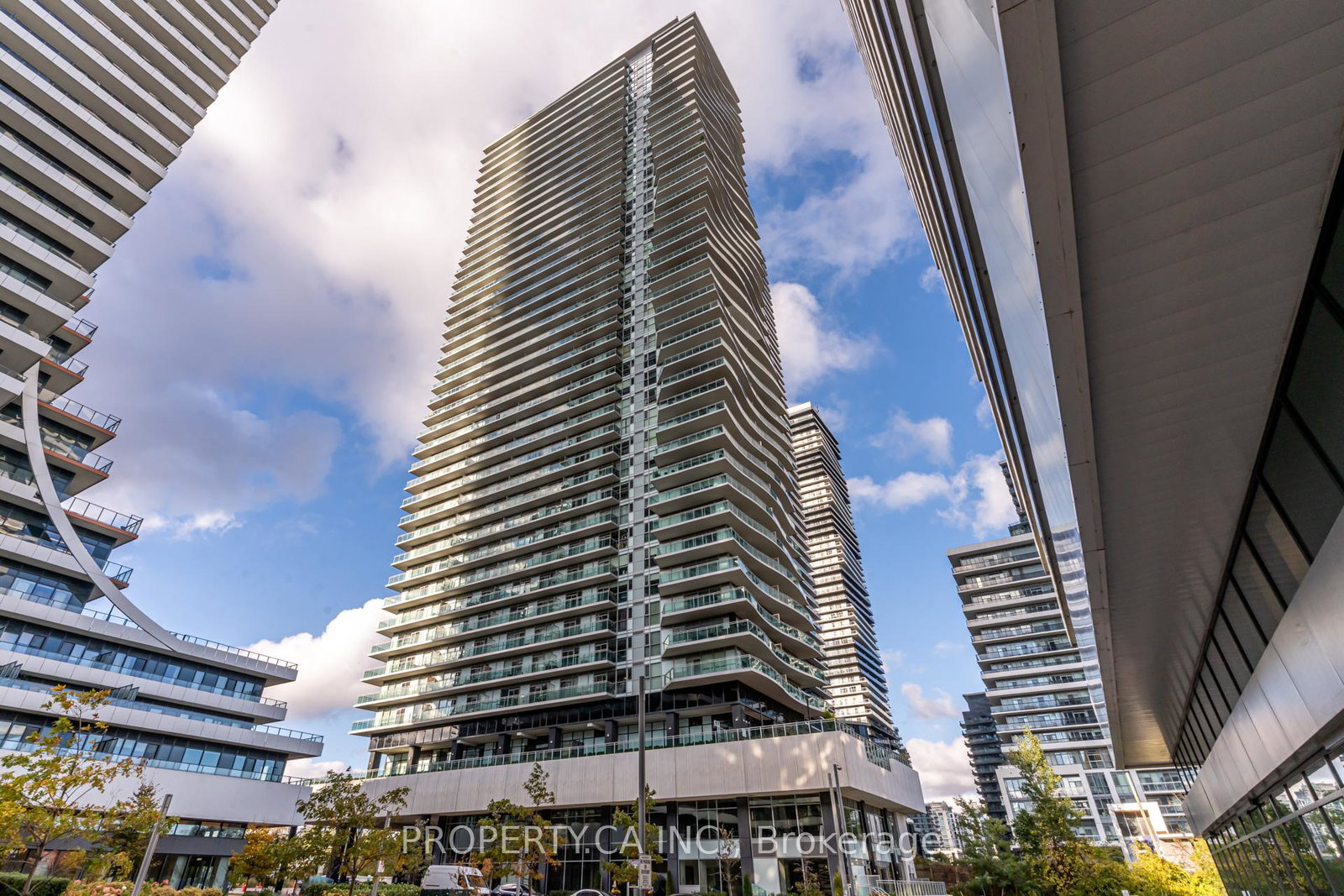 33-shore-breeze-drive-etobicoke-ontario-w12519314