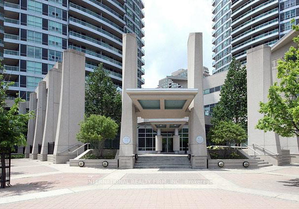33-elm-drive-mississauga-ontario-w12520554