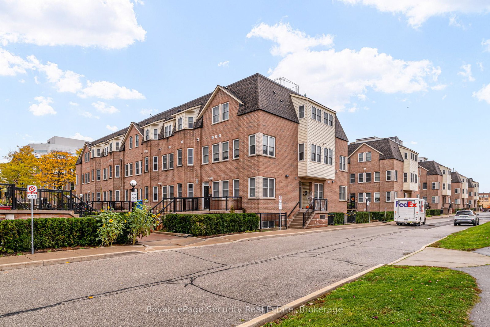 760-lawrence-avenue-w-north-york-ontario-w12520846