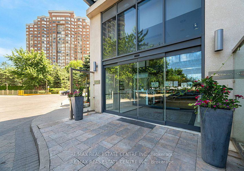 330-burnhamthorpe-road-mississauga-ontario-w12520854