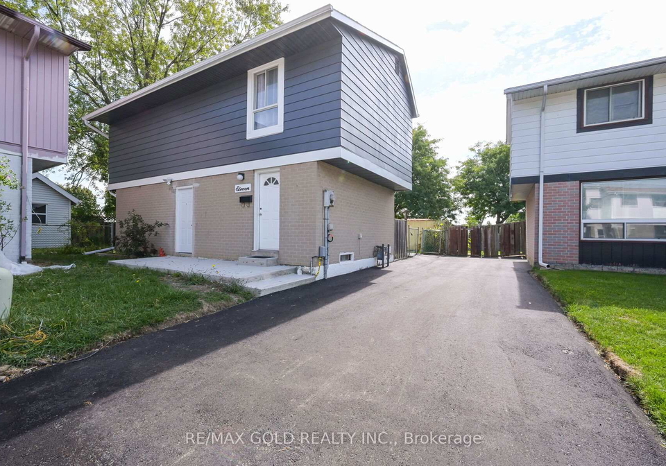 11-huronia-court-brampton-ontario-w12522752