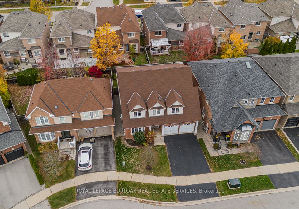 2273-blue-oak-circle-oakville-ontario-w12522844