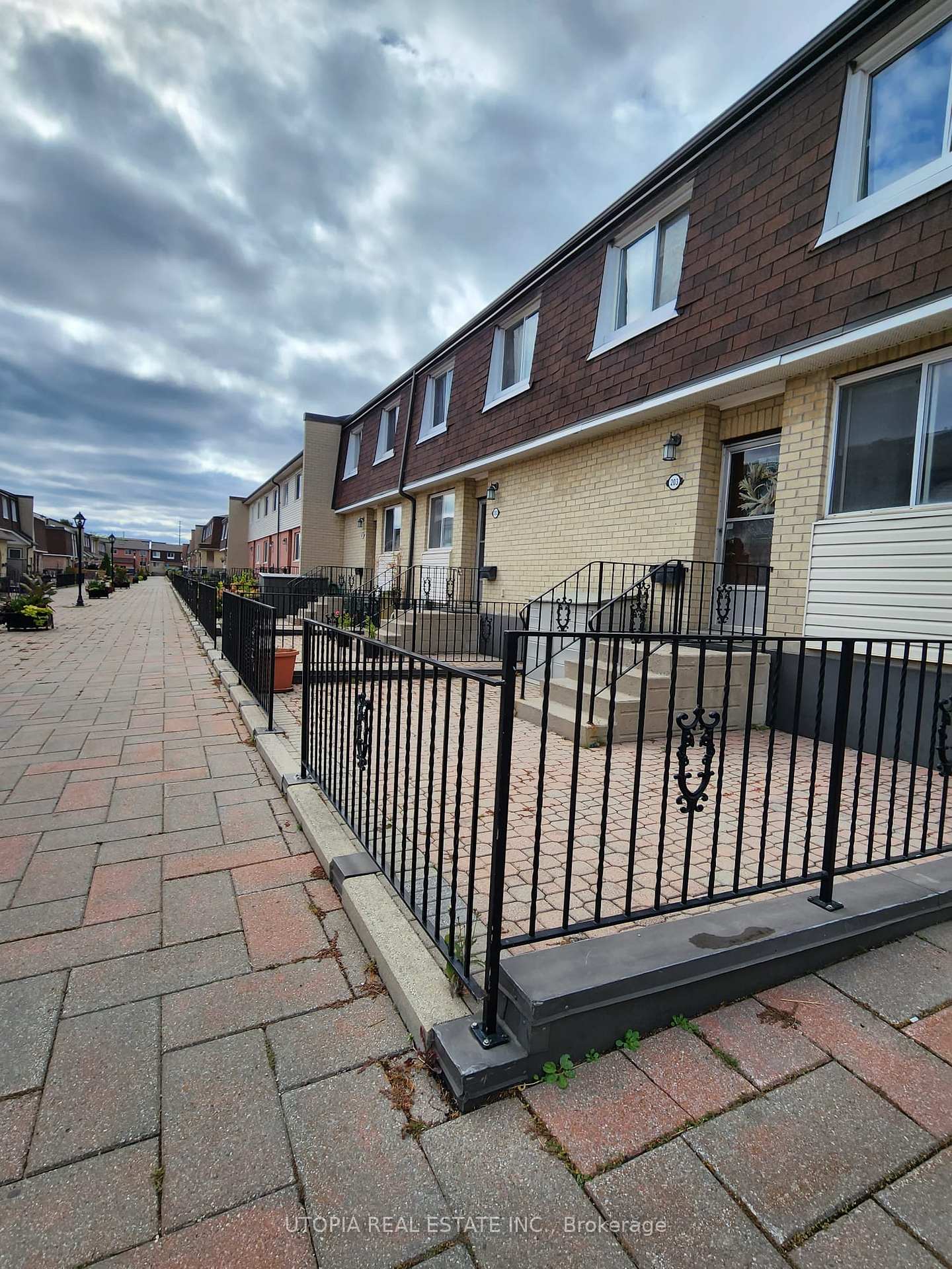 2170-bromsgrove-road-mississauga-ontario-w12523310