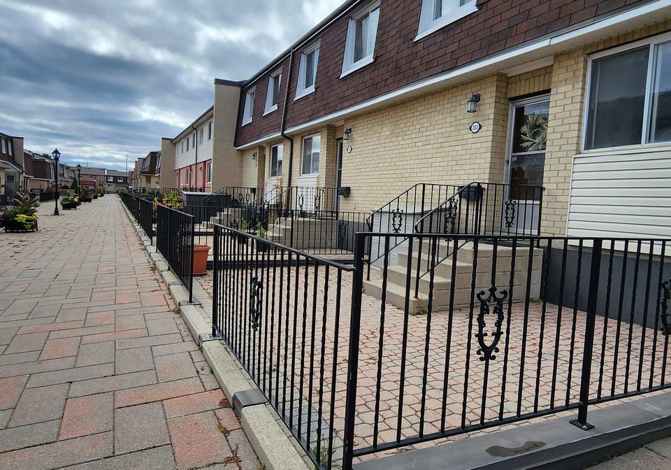 2170-bromsgrove-road-mississauga-ontario-w12523310