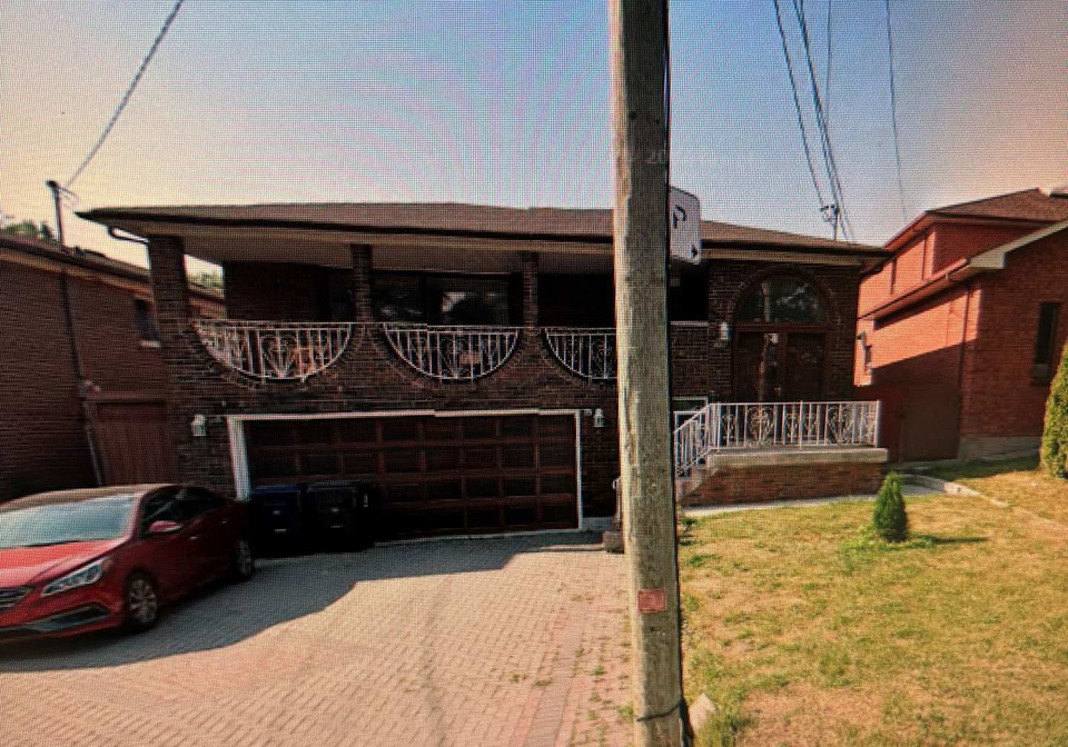 37-irwin-road-s-etobicoke-ontario-w12524294