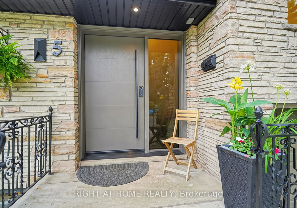 5-mattice-road-etobicoke-ontario-w12526282