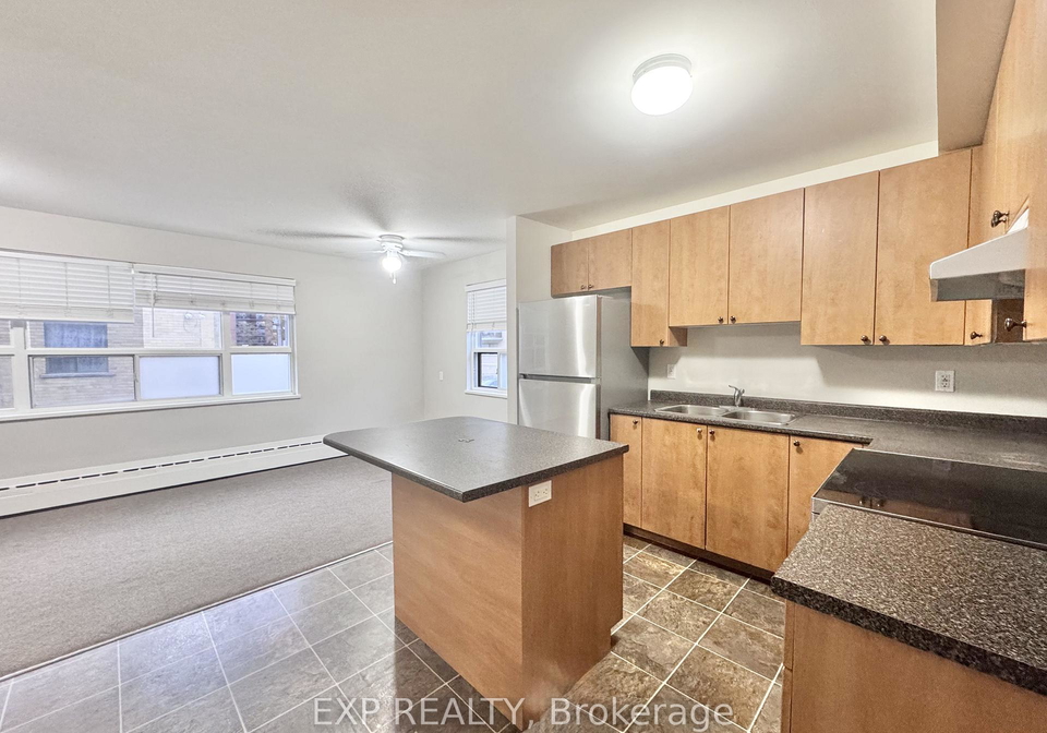 25-paisley-boulevard-e-mississauga-ontario-w12526964