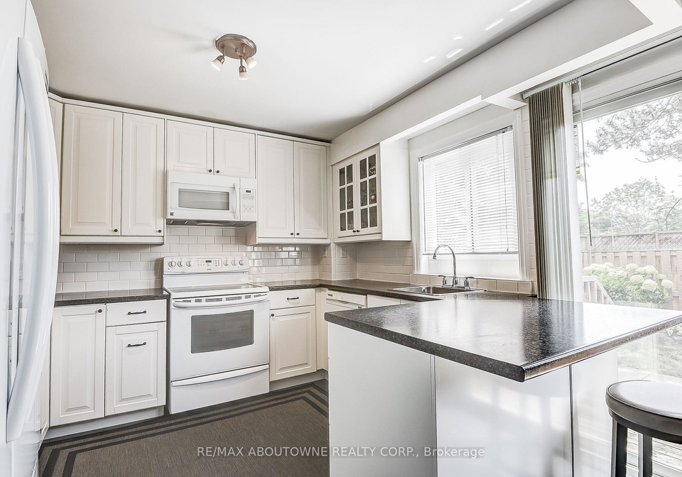 235-bronte-street-s-milton-ontario-w12527864