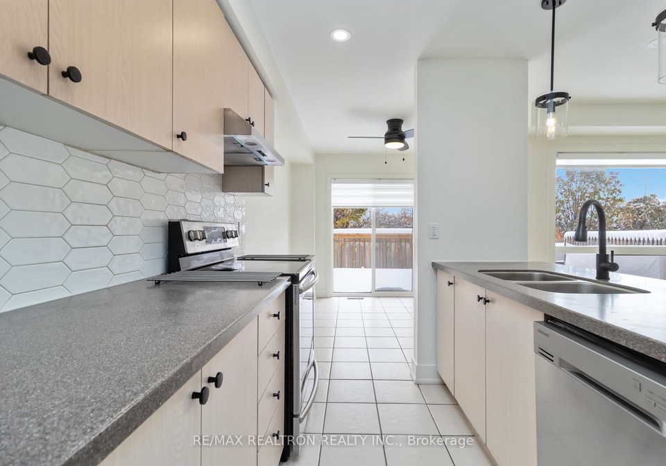4268-goldenrod-crescent-mississauga-ontario-w12528000