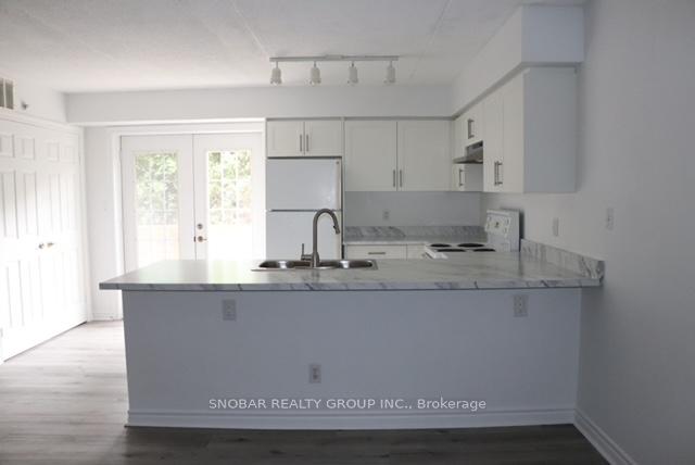 1450-bishops-gate-oakville-ontario-w12528030