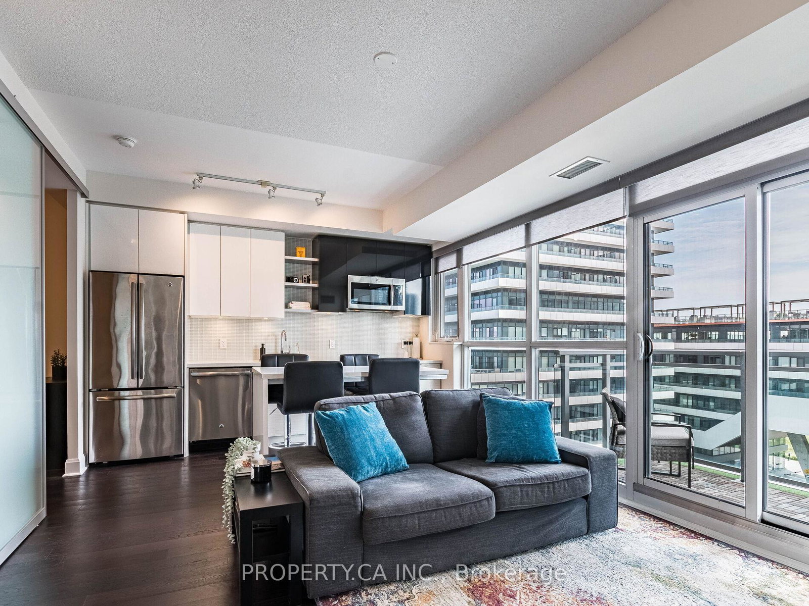 33-shore-breeze-drive-etobicoke-ontario-w12528396