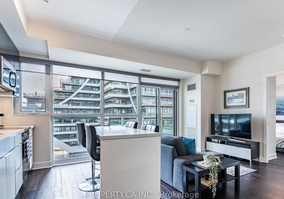 33-shore-breeze-drive-etobicoke-ontario-w12528396