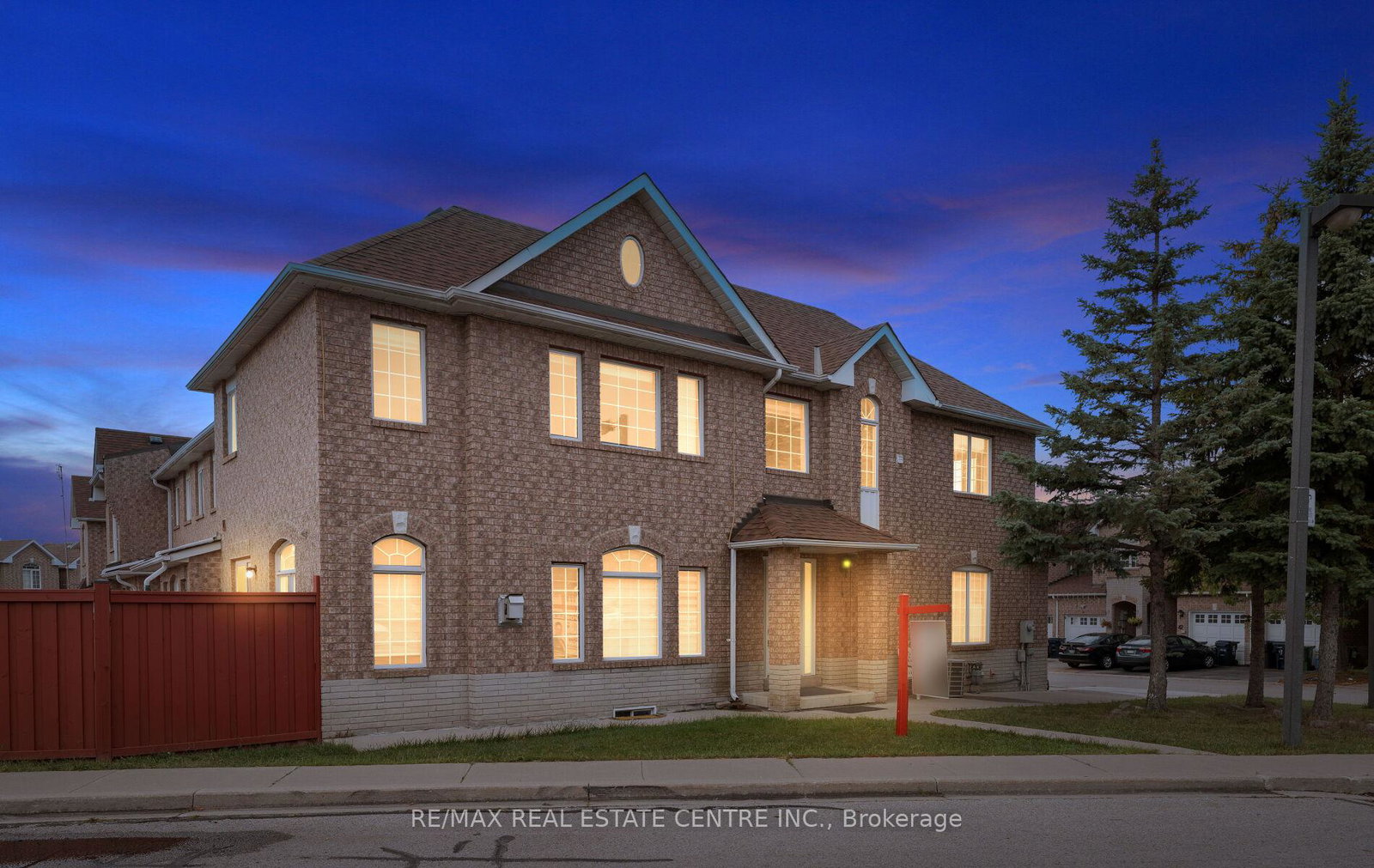 viewcrest-circle-etobicoke-ontario-w12528976