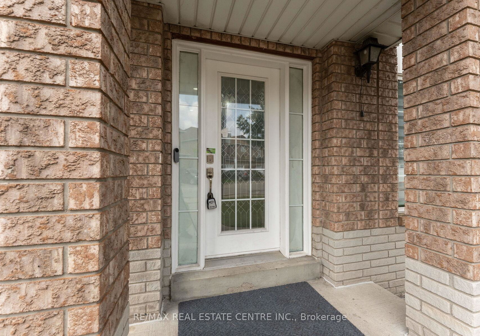 viewcrest-circle-etobicoke-ontario-w12528976