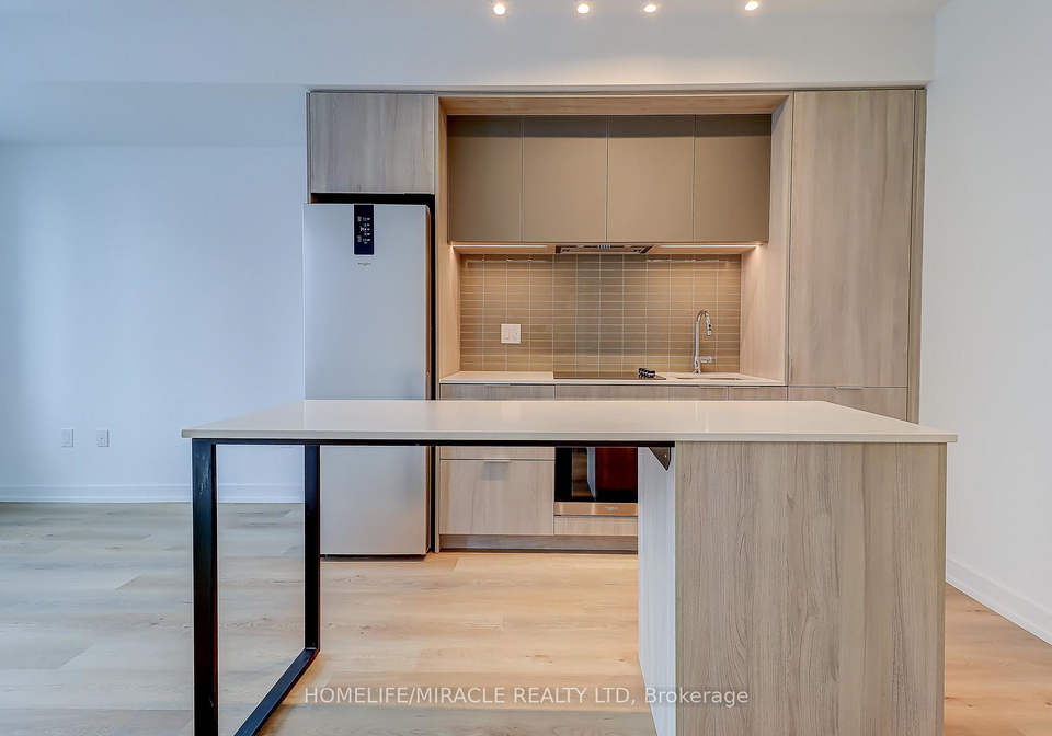 395-square-one-drive-mississauga-ontario-w12529756