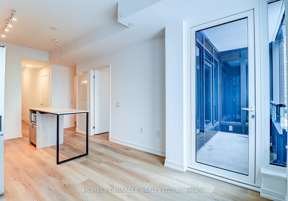 395-square-one-drive-mississauga-ontario-w12529756