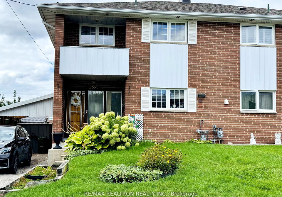 209-saint-lucie-drive-york-ontario-w12529914