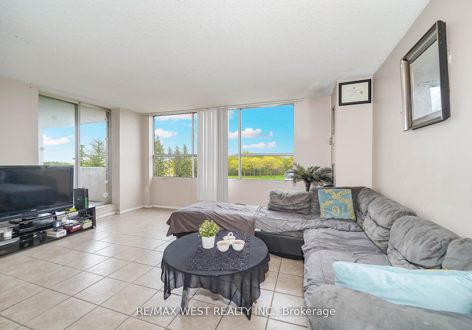 40-panorama-court-etobicoke-ontario-w12529976