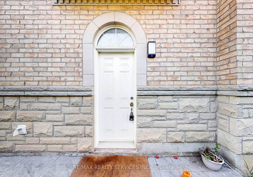 28-lavallee-crescent-brampton-ontario-w12531036