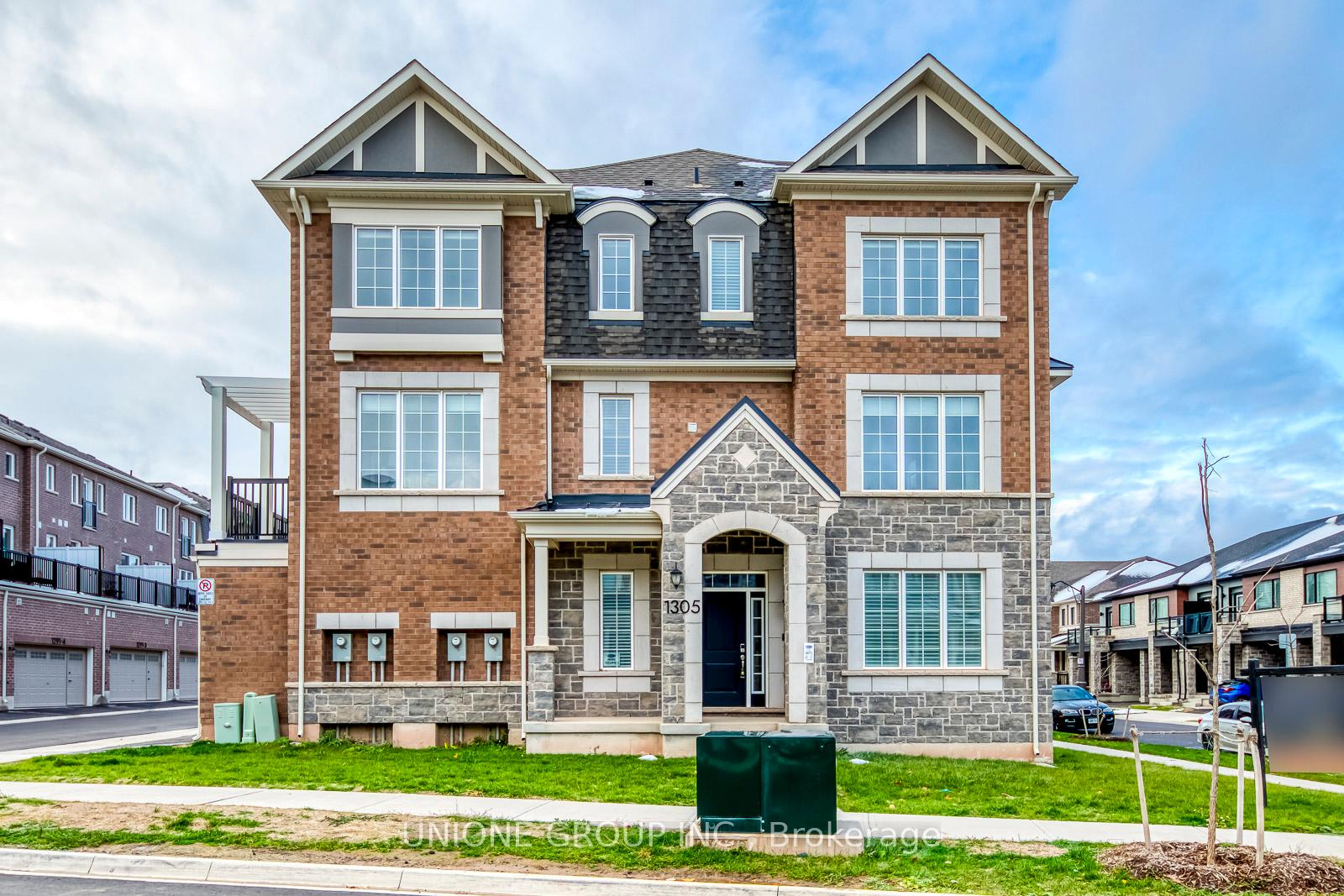 1305-courtleigh-trail-oakville-ontario-w12531454