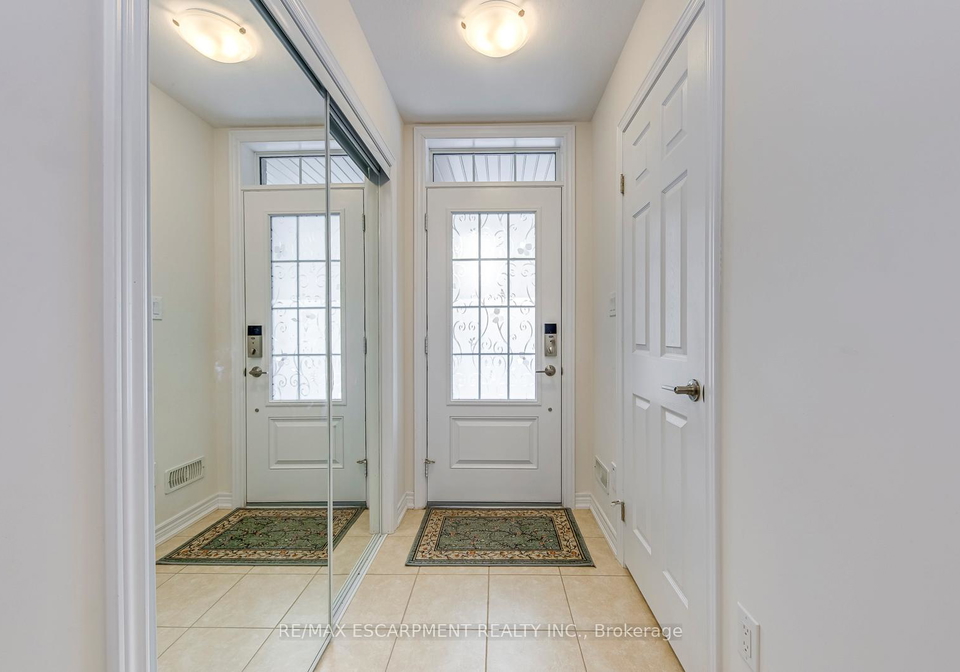 383-grantham-common-oakville-ontario-w12532104
