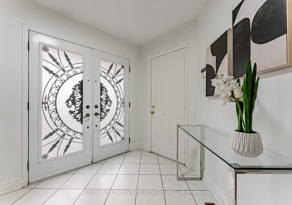 8-mannel-crescent-brampton-ontario-w12532310