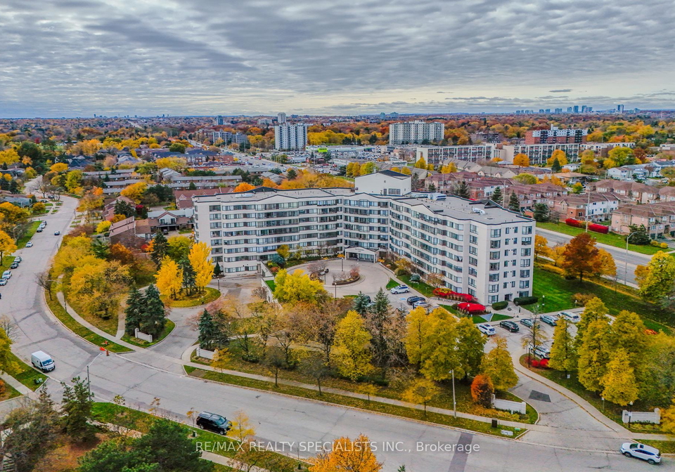 1001-cedarglen-gate-mississauga-ontario-w12534966