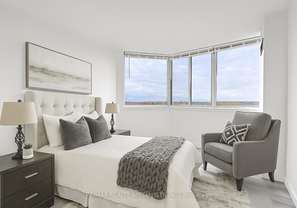 1001-cedarglen-gate-mississauga-ontario-w12534966
