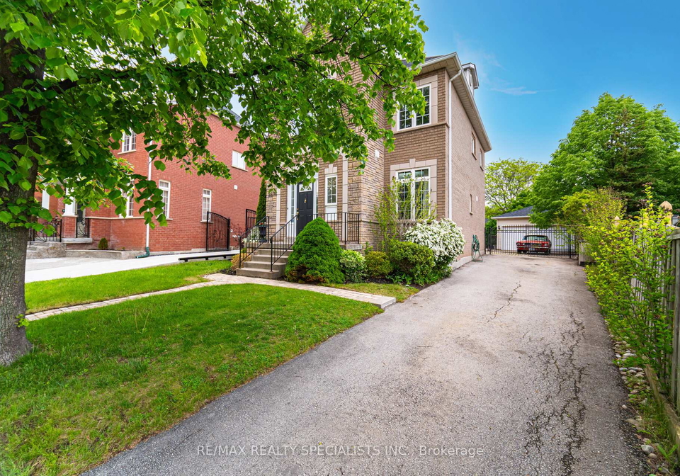 2676-castle-hill-crescent-oakville-ontario-w12535004