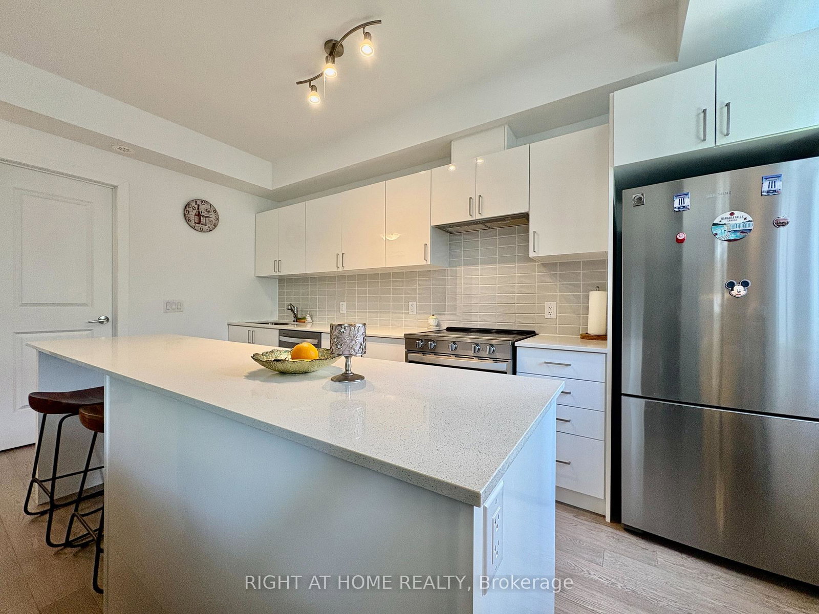1085-douglas-mccurdy-common-mississauga-ontario-w12535292