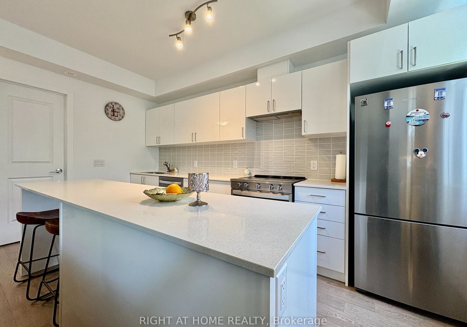 1085-douglas-mccurdy-common-mississauga-ontario-w12535292