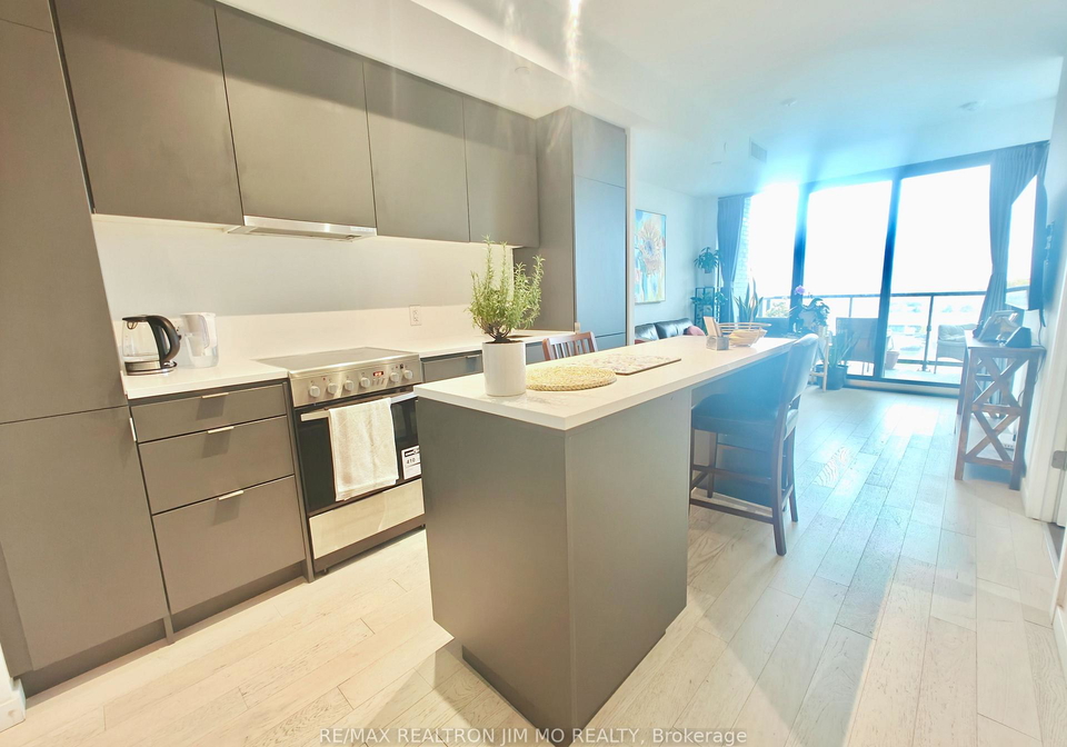 7-smith-crescent-etobicoke-ontario-w12535578
