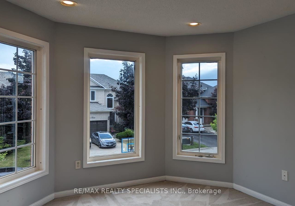 7149-sunthorpe-lane-mississauga-ontario-w12535976