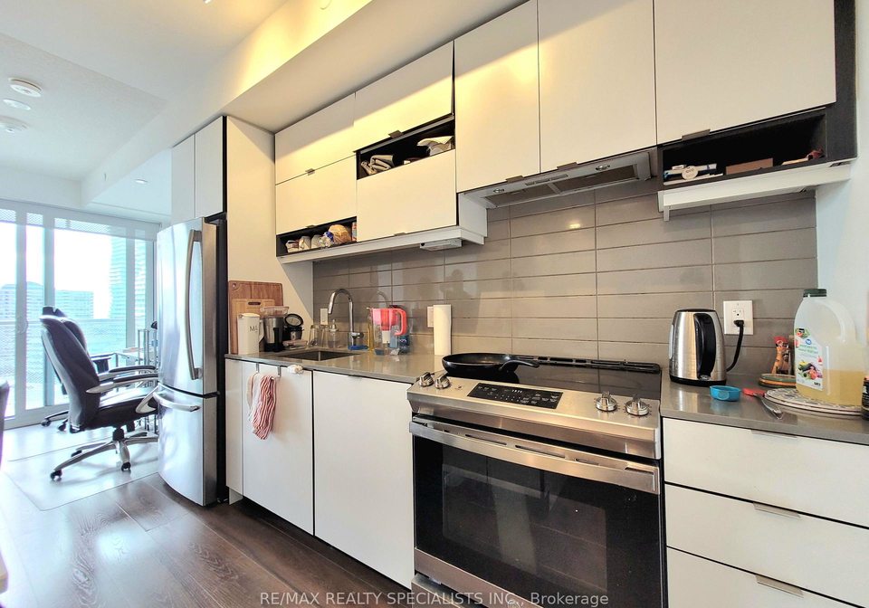 4065-confederation-parkway-mississauga-ontario-w12537660