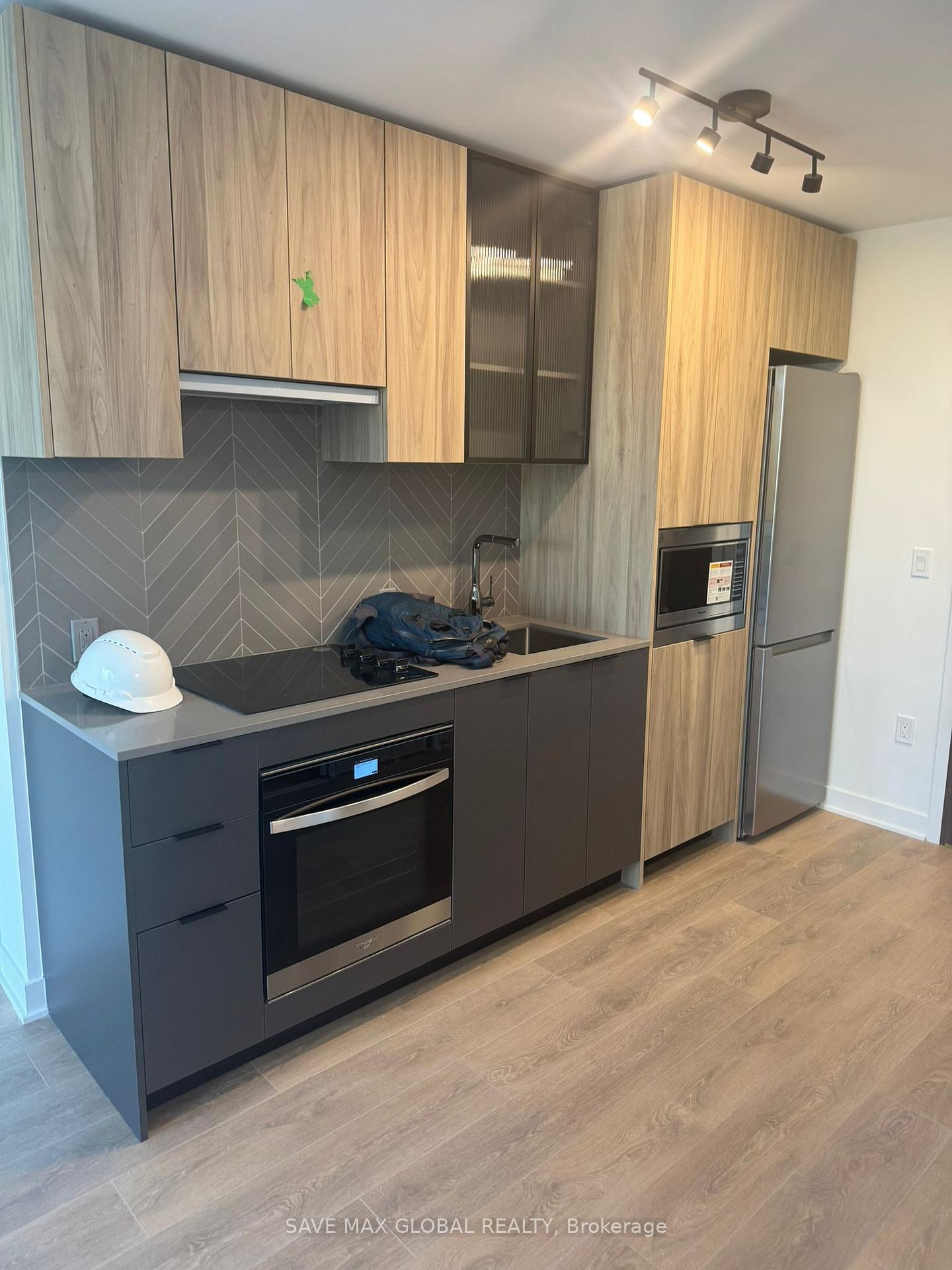 1037-the-queensway-way-w-etobicoke-ontario-w12539002