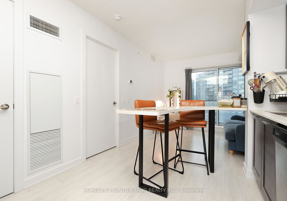 2220-lakeshore-boulevard-w-etobicoke-ontario-w12539336