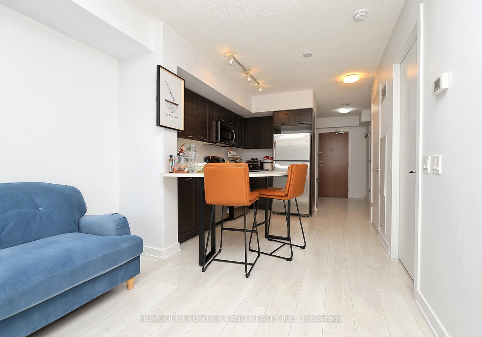 2220-lakeshore-boulevard-w-etobicoke-ontario-w12539336
